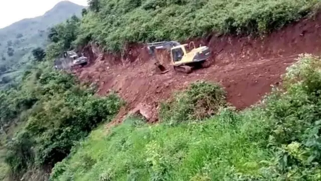 சோனு சூட் செயல்களால் கவரப்பட்ட பழங்குடியின இளைஞர்கள்