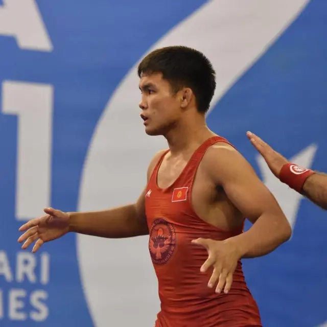 Эркин күрөштөн алдын медалды биринчилерден болуп Эрназар балбан алды