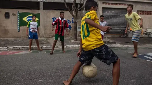 ساکر، فٹبال