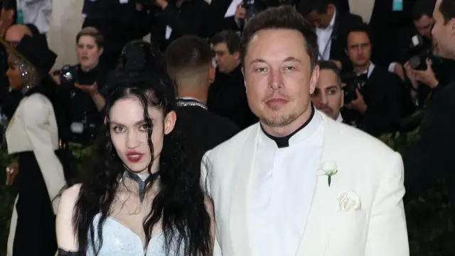 Elon Musk ve rap şarkıcısı olan kız arkadaşı Grimes
