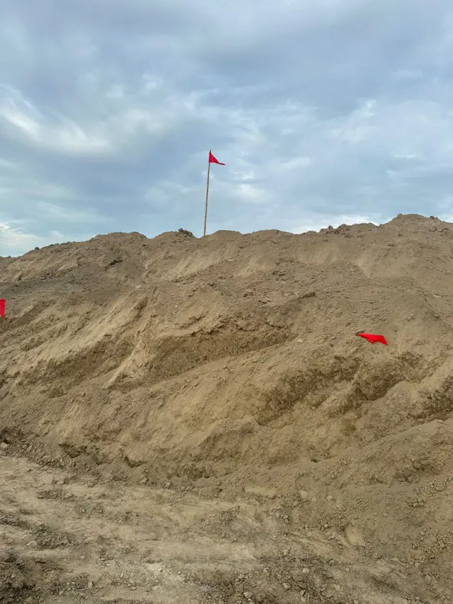 ১৪৪ ধারা জারী করে লাল পতাকা দিয়েছে উপজেলা প্রশাসন