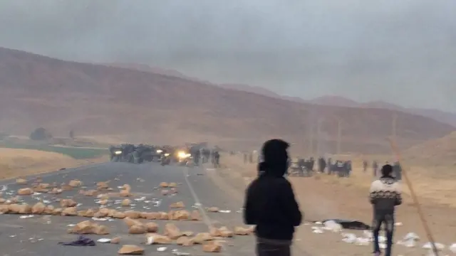 أمورین نیروی انتظامی با کمک تعدادی نیروهای بسیج و سپاه پاسداران برای جلوگیری از گسترش اغتشاش و آشوب برقراری امنیت به محل گسیل شدند.