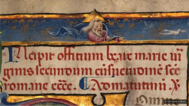 Dans le Livre "Book of Hours", Dieu est représenté avec un halo triangulaire, faisant référence à la Trinité chrétienne du Père, du Fils et du Saint-Esprit