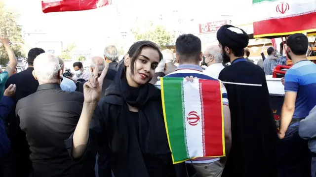 ईरान में सरकार के समर्थन में भी रैली हुई है