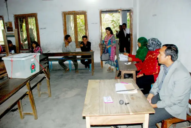 নির্বাচন