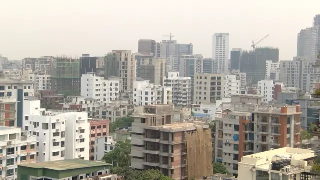 বাংলাদেশে বহুতল ভবনগুলো কতটা অগ্নি ঝুঁকিমুক্ত সে বিষয়ে কার্যকর কোন নজরদারির ব্যবস্থা গড়ে ওঠেনি।