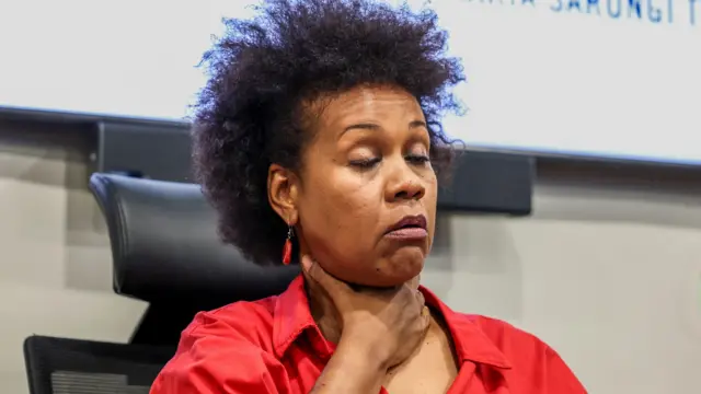 
Mwanaharakati huyo wa Tanzania alisema washambuliaji walimkaba koo wakati wa utekaji wake