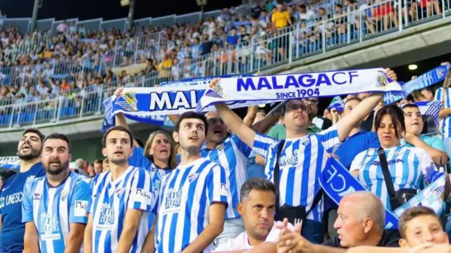 ظرفیت ورزشگاه لا روزالدا مالاگا سی هزار نفر است