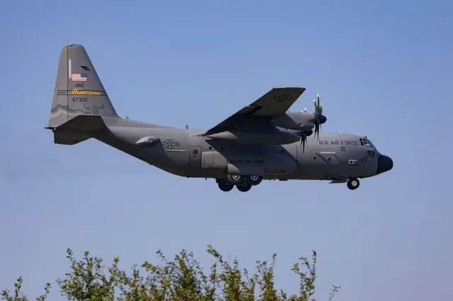 Máy bay C-130