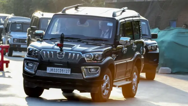 শ্রীনগরের রাস্তায় ইউরোপীয় এমপি-দের কনভয়। ২৯ অক্টোবর, ২০১৯