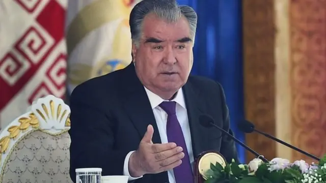 Эмомали Рахмон бешинчи мөөнөткө президенттикке барууда