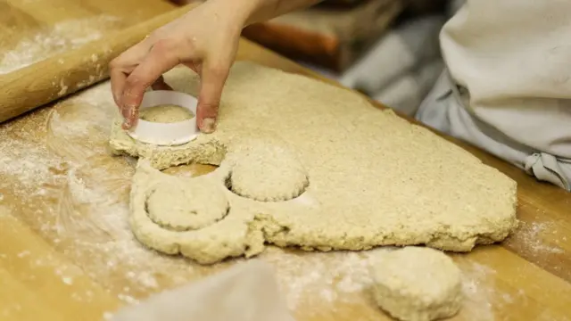 Нарезание плюшек