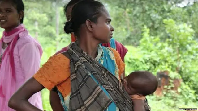 राशन के लिए 30 किलोमीटर पैदल चलना मजबूरी