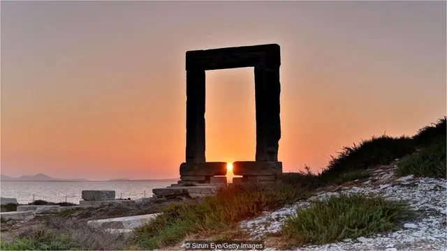 阳光可能一度照耀阿波罗 (Apollo) 神庙的中央神像