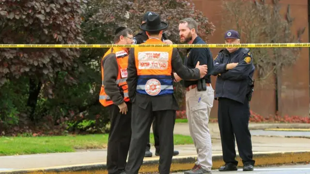 Policía en la escena.