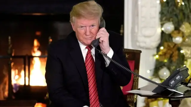 "நீங்கள் சாண்டாவை நம்புகிறீர்களா?" சிறுவனிடம் கேள்வி கேட்ட டிரம்ப்