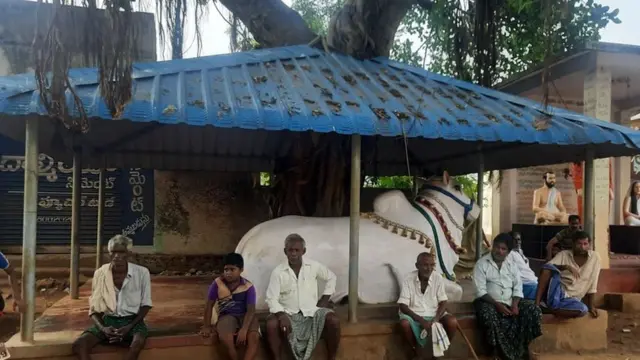 గ్రామస్థులు