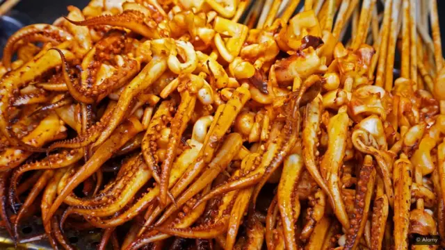 Kalluunka nooca Squid ayaa mid aad loga jecelyahay wadamo badan gaar ahaan Shiinaha