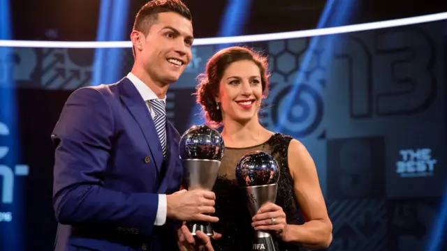 C罗与劳埃德合影