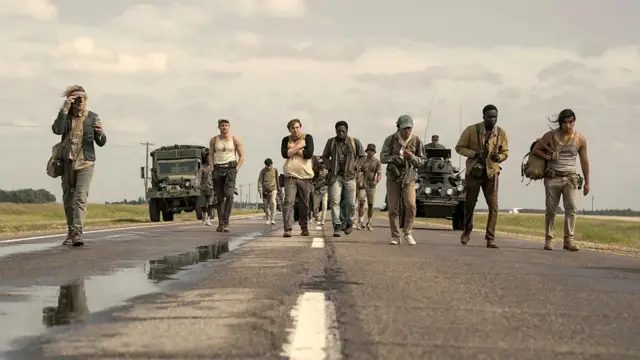 Escena de la película con caminantes