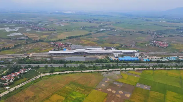 Lokasi pembangunan stasiun Tegalluar pada 11 Oktober 2022 di Bandung, Jawa Barat, Indonesia.