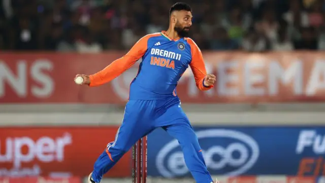 वरुण चक्रवर्ती