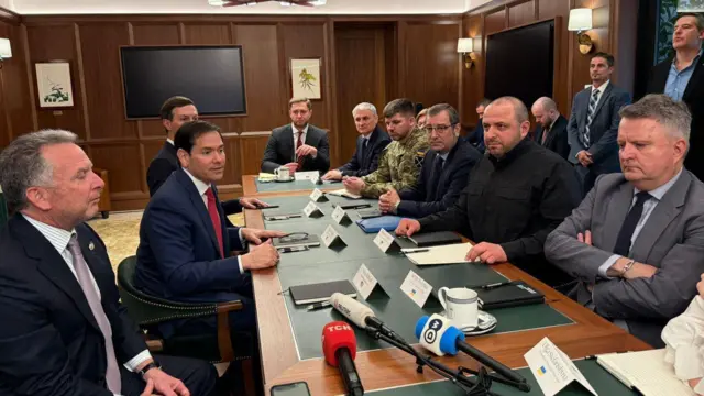 Американська та українська делегації під час переговорів, Флорида, США, 30 листопада 2025 року