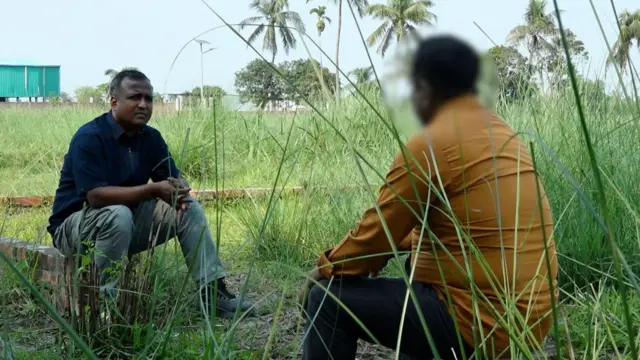 পরিচয় প্রকাশে অনিচ্ছুক আওয়ামী লীগের একজন তৃণমূল নেতা কথা বলেন বিবিসি বাংলার সঙ্গে