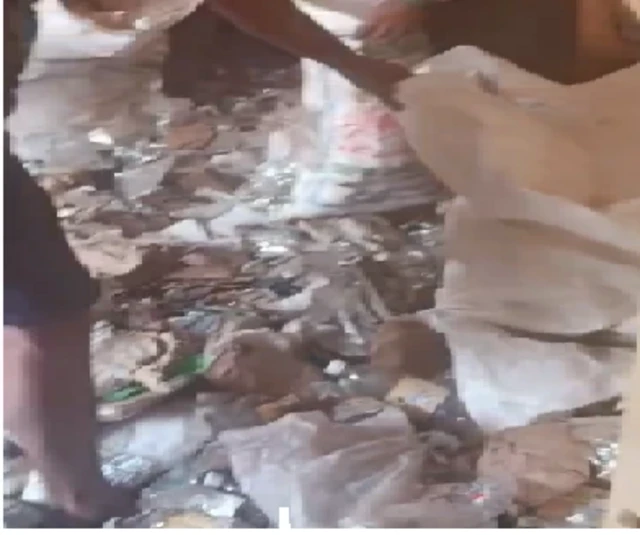 گندگی میں اٹا گھر