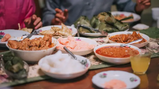 ইফতারে অতিরিক্ত খাওয়া থেকে বিরত থাকার পরামর্শ