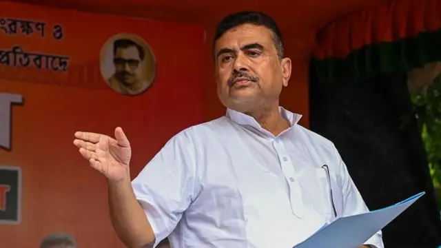  ममता बॅनर्जी सरकारच्या काळात कोणतीही महिला सुरक्षित नाही, अशी टिप्पणी पश्चिम बंगालमधील विरोधी पक्षनेते शुभेंदु अधिकारी यांनी केली आहे.