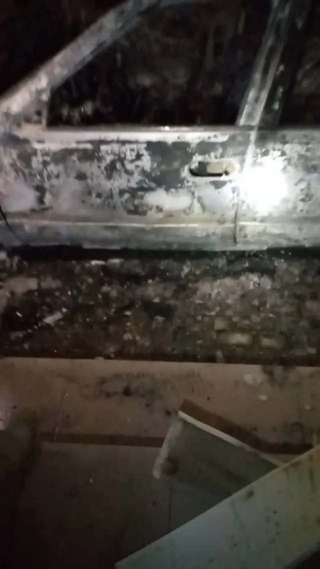 Foto gosiri otu n'ime ụgbọala ndị a gbara ọkụ