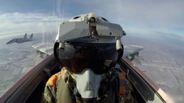 পশ্চিমা দেশগুলো ইউক্রেনীয় পাইলটদের এফ-১৬ যুদ্ধবিমান চালানোর প্রশিক্ষণ