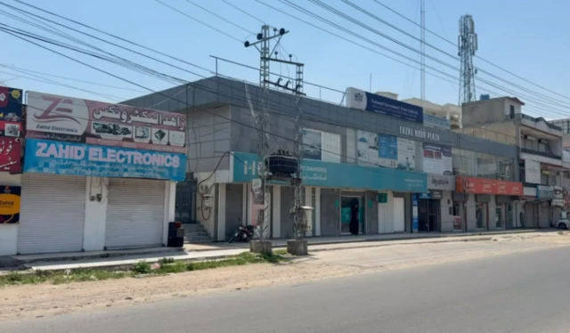 Shops closed in Mirpur