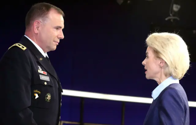 годжес, фон дер ляєн