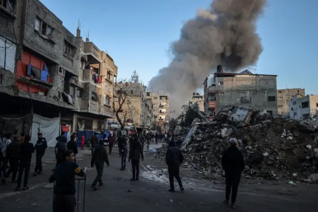 ඊශ්රායල හමුදාව ඉකුත් අඟහරුවාදා සිට ගාසා තීරයට නැවත ප්රහාර එල්ල කිරීම ආරම්භ කර තිබේ.