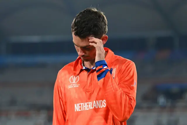 நெதர்லாந்து கேப்டன் எட்வார்ட்ஸ்