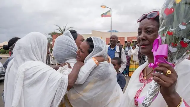 People have been reunited with family members after nearly two decades of being separated on either side of the Ethiopia-Eritrea border.