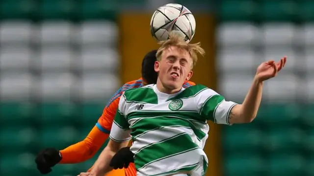 새로운 규정은 10세 이하 선수들에게 헤딩을 가르치지 않을 것이며, 경기중에 의도적으로 헤딩을 해서는 안 된다고 명시하고 있다