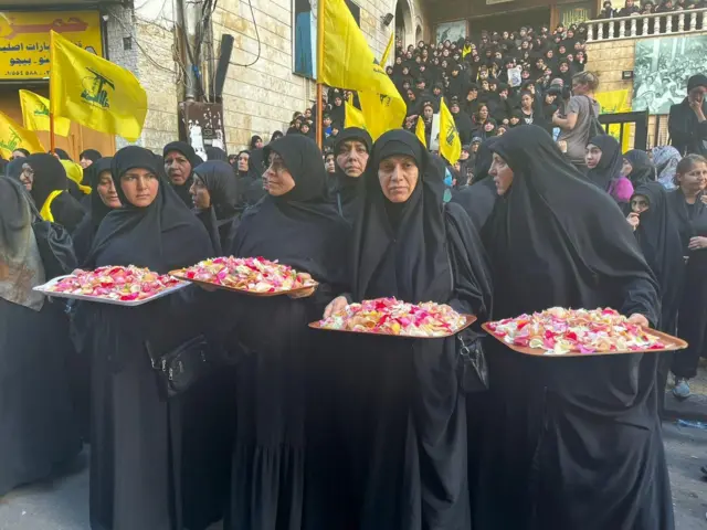 Dubartoota daraaraa saanduqa reeffa miidhamtootarratti facaafamu