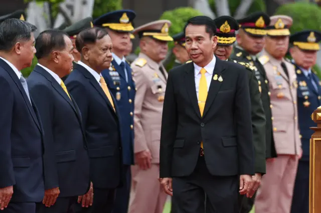 นายสุทิน คลังแสง