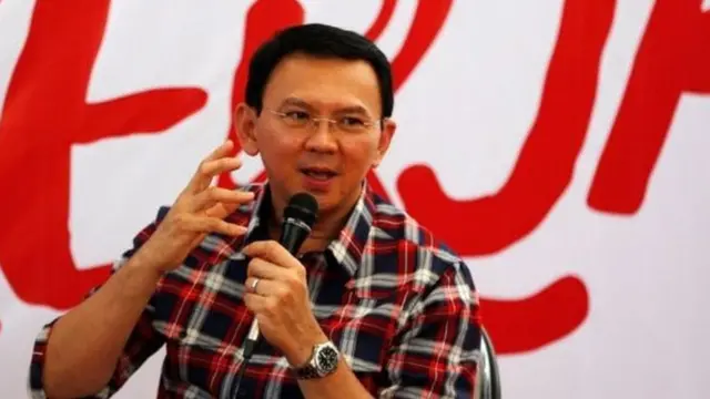 นายบาซูกี จาฮาจา ปูร์นามา หรือ "อาฮก" ผู้ว่าการกรุงจาการ์ตา