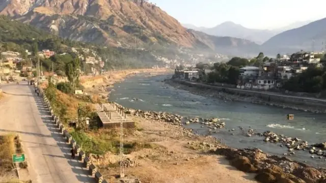 નદીની તસવીર