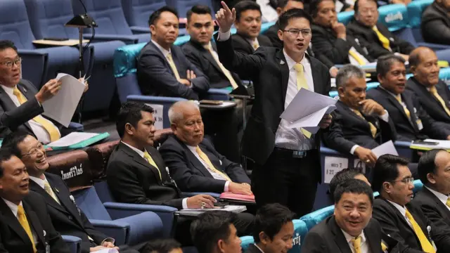 เปิดสภา