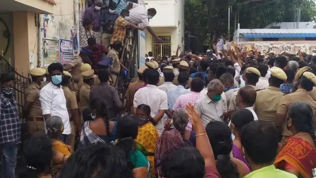 வேலுமணி