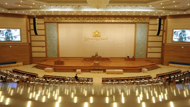 ပြည်ထောင်စုလွှတ်တော် အစည်းအဝေးခန်းမ