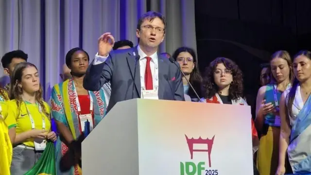 आंतरराष्ट्रीय मधुमेह महासंघाने आयोजित केलेल्या परिषदेत प्राध्यापक पीटर श्वार्ट्झ आणि या क्षेत्रातील इतर तज्ञ सहभागी झाले होते.