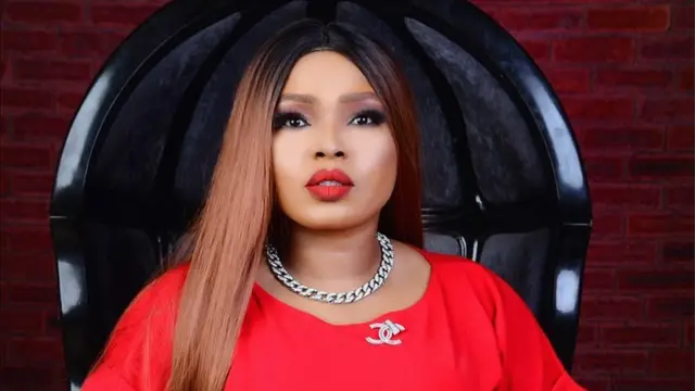 Halima Abubakar na-eme ihe nkiri