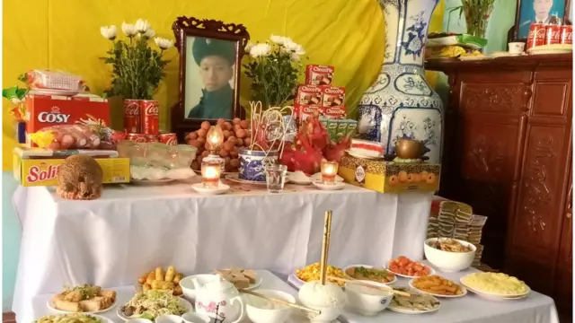 Cộng đồng người Việt chuẩn bị những nghi thức cần có theo phong tục của dân tộc