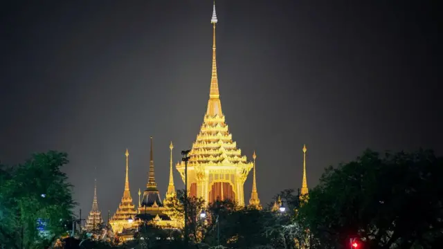 மன்னர் பூமிபோன் அடூன்யடேட்டின்